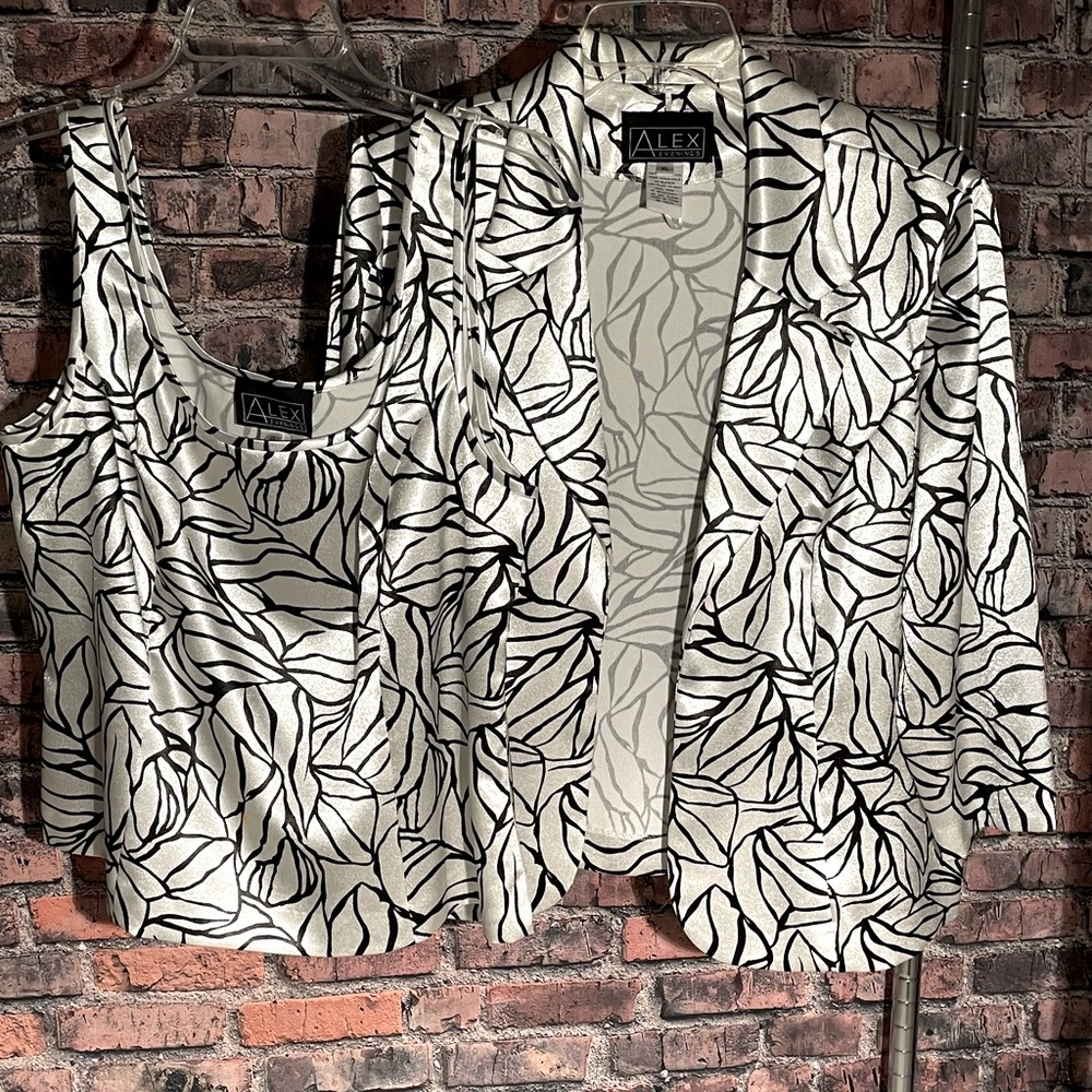 ALEX EVENINGS 2-Piece Jacket and Tank Set - XL - White with black floral pattern